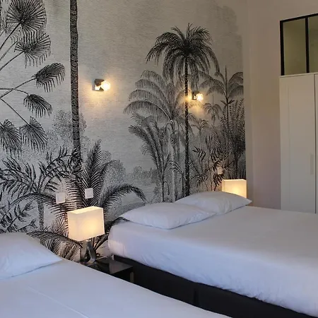 Les Palmiers Hotel