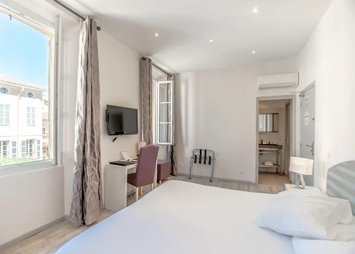 Les Palmiers سانت ماكسيم